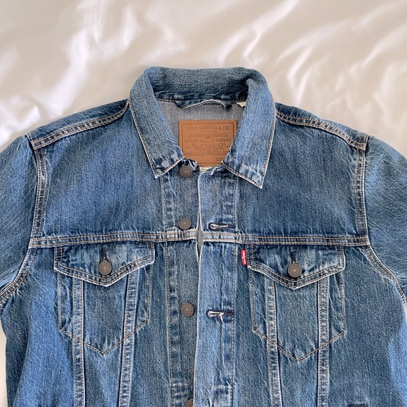 Levi’s oversized jean jacket - Picture 1 of 4